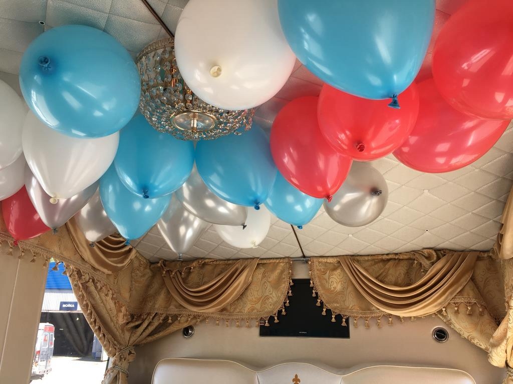 Украшение салона авто шарами на свадьбу