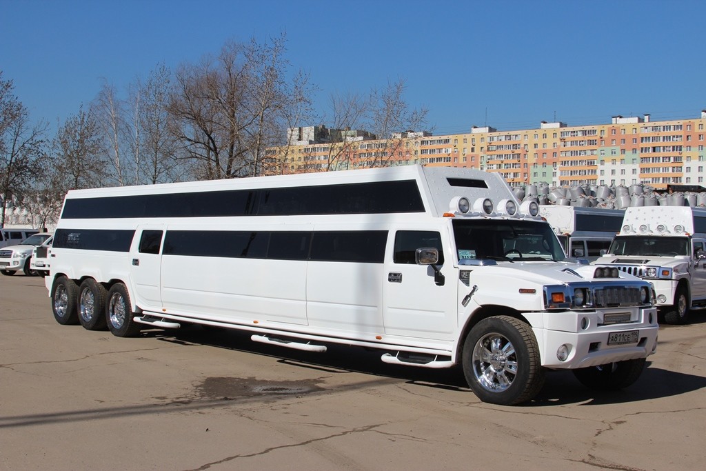 Восьмиколесный Mega Hummer Bus в аренду