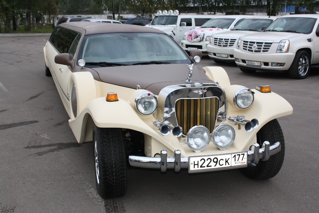 Лимузин Excalibur Phantom в аренду