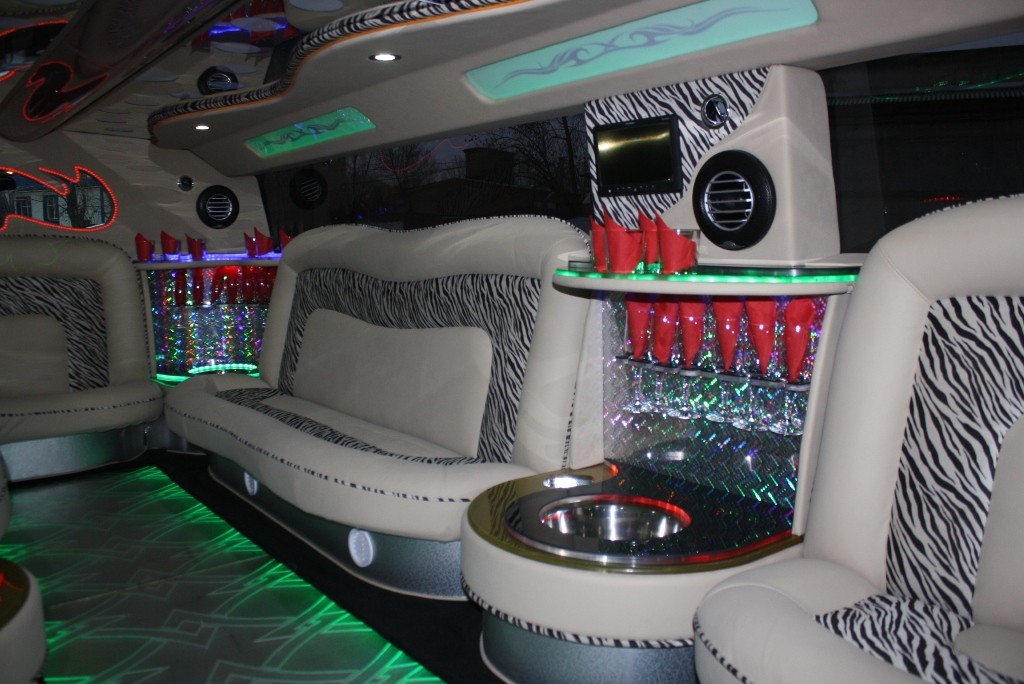 Прокат Hummer H2 с водителем