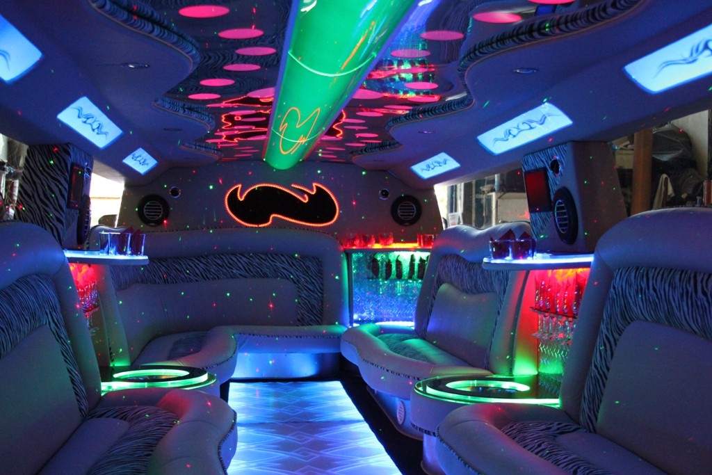Снять напрокат лимузин Hummer H2