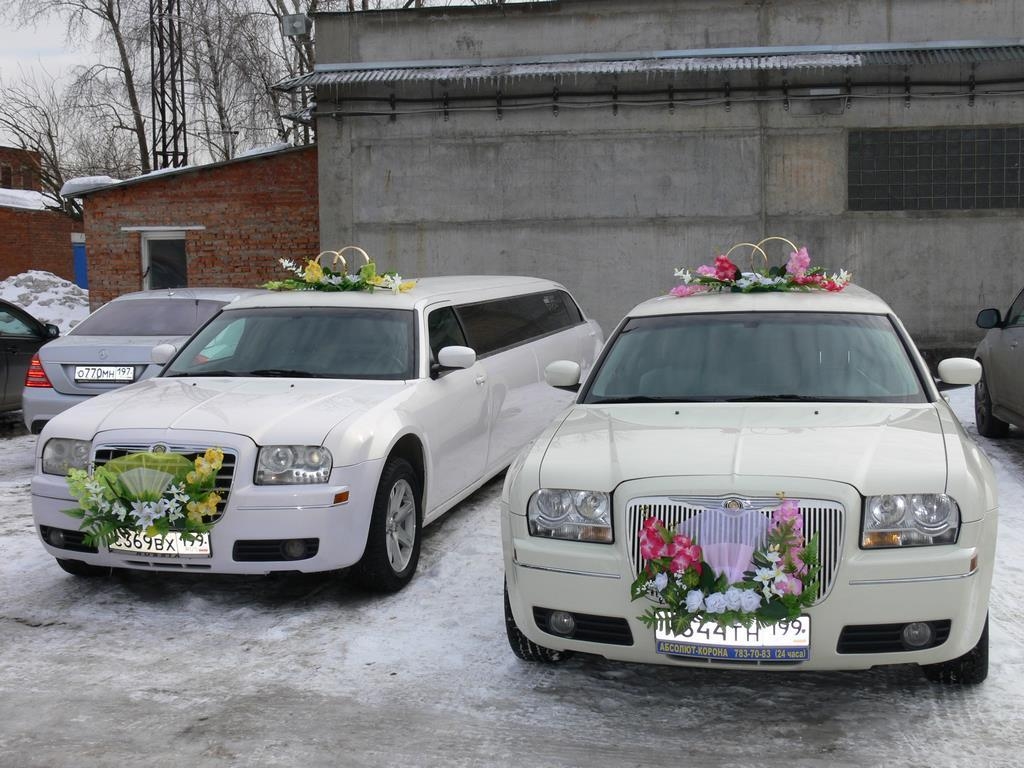 Живые цветы на свадебное авто
