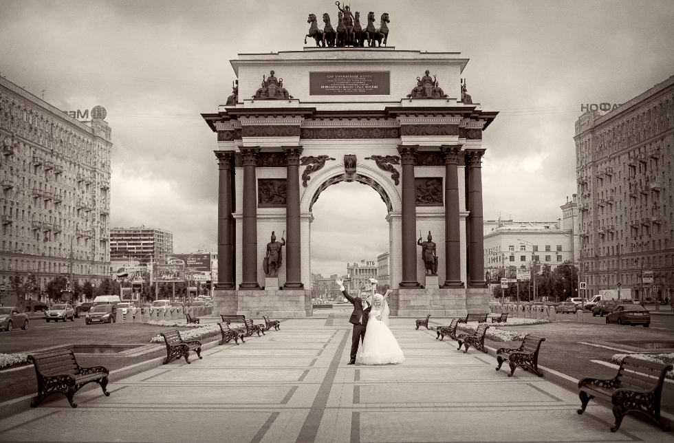 Когда была построена триумфальная арка. Триумфальная арка в Москве. Триумфальные ворота (Москва). Триумфальная арка 1982. Триумфальная арка на Кутузовском.